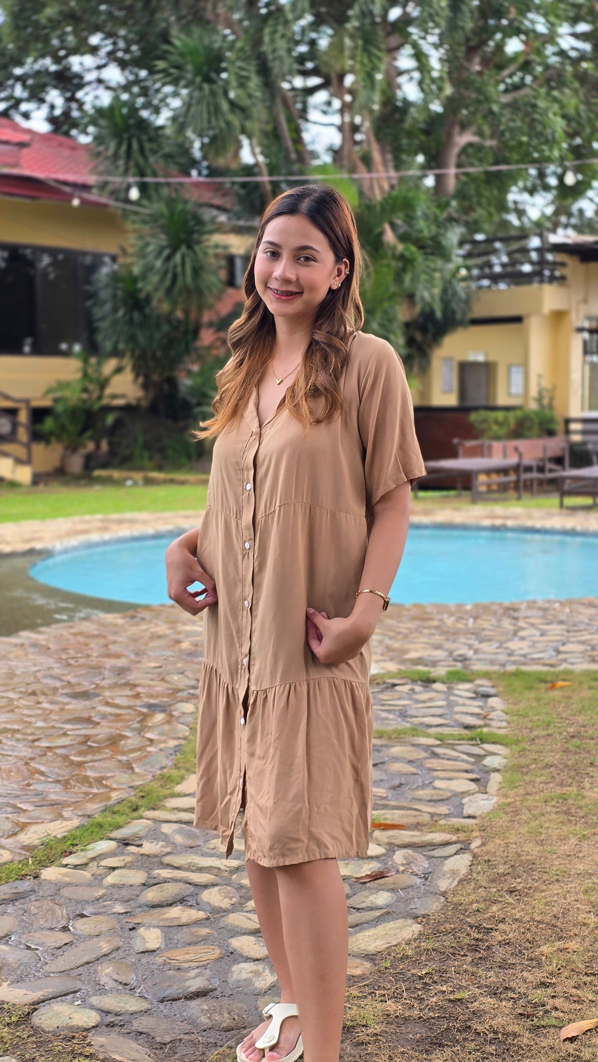 SC92 Dress : Button-Down Tiered Linen Midi Dress