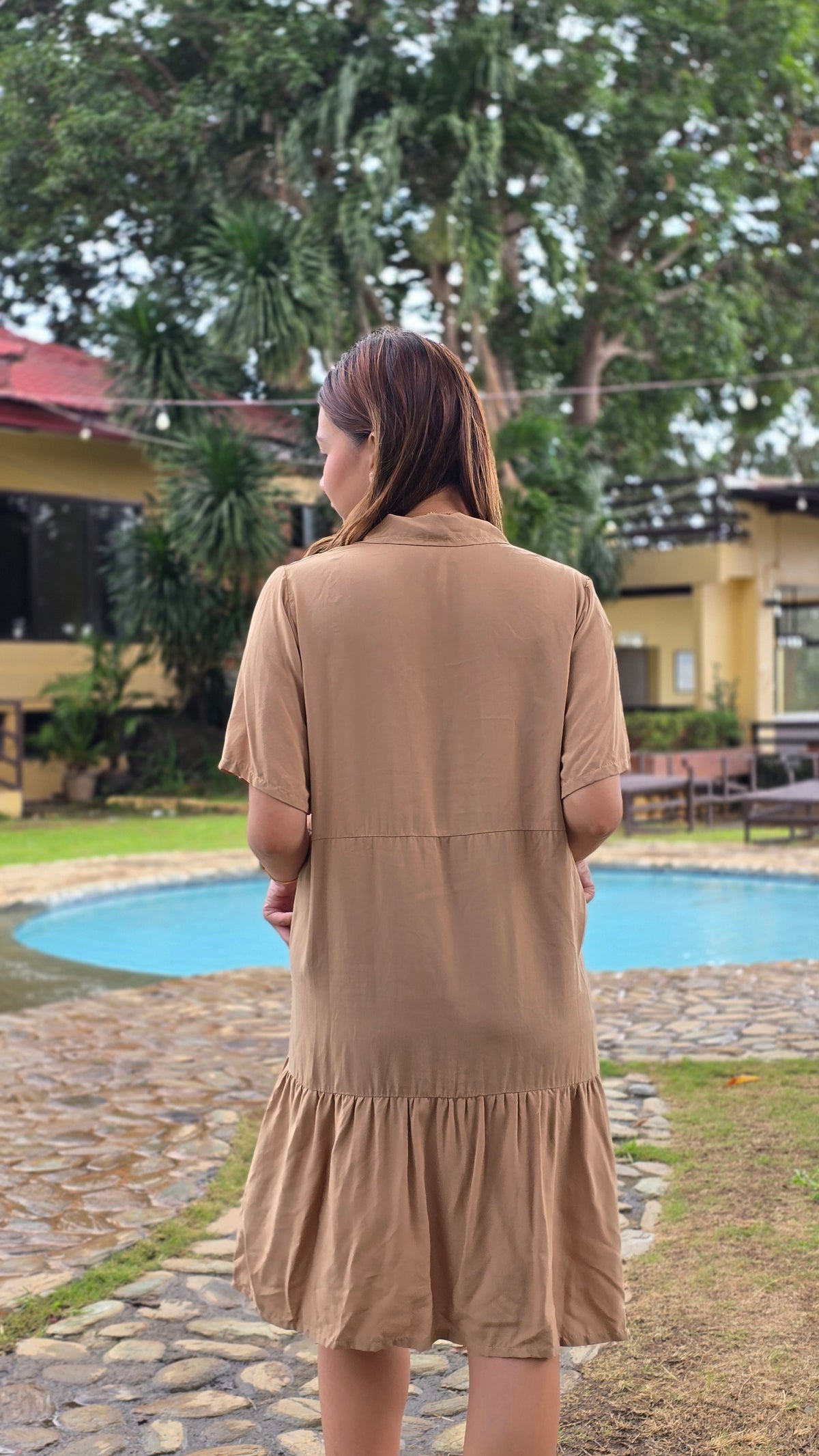 SC92 Dress : Button-Down Tiered Linen Midi Dress