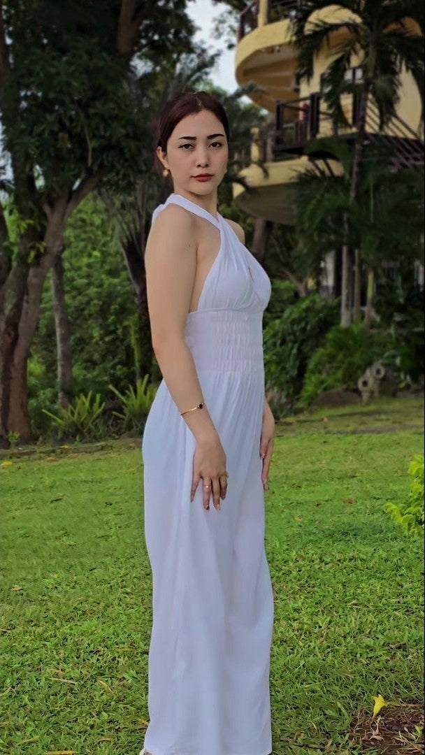 SC108 Jumpsuit | Self Tie Halter Neck Wide-Leg Linen Jumpsuit with pockets