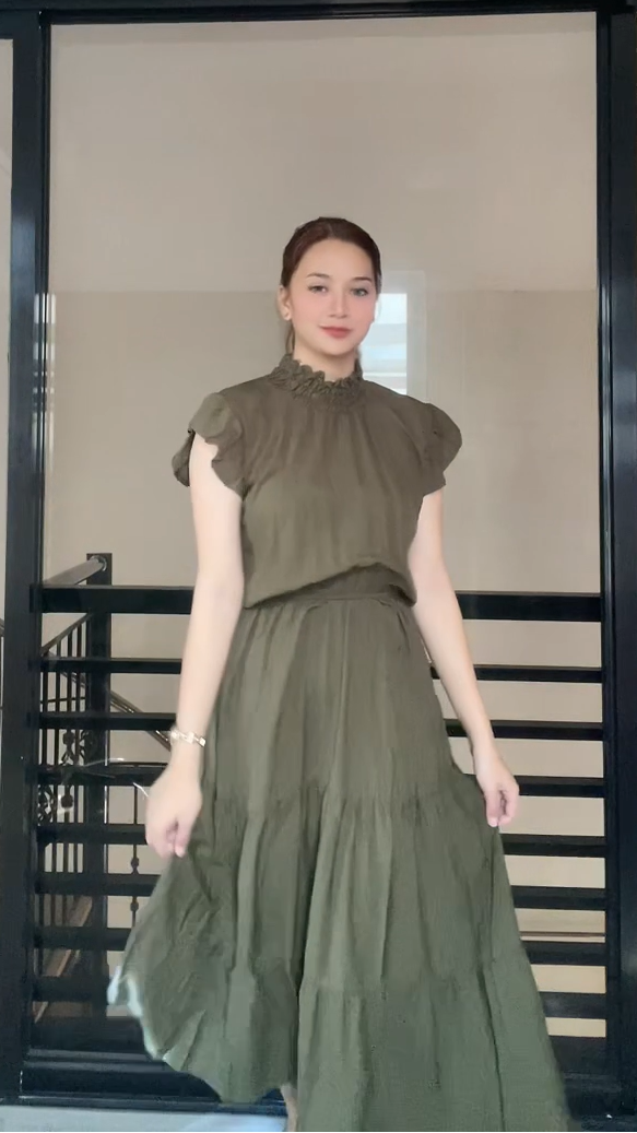 SC100 Dress | Turtleneck Tiered Linen Maxi Dress
