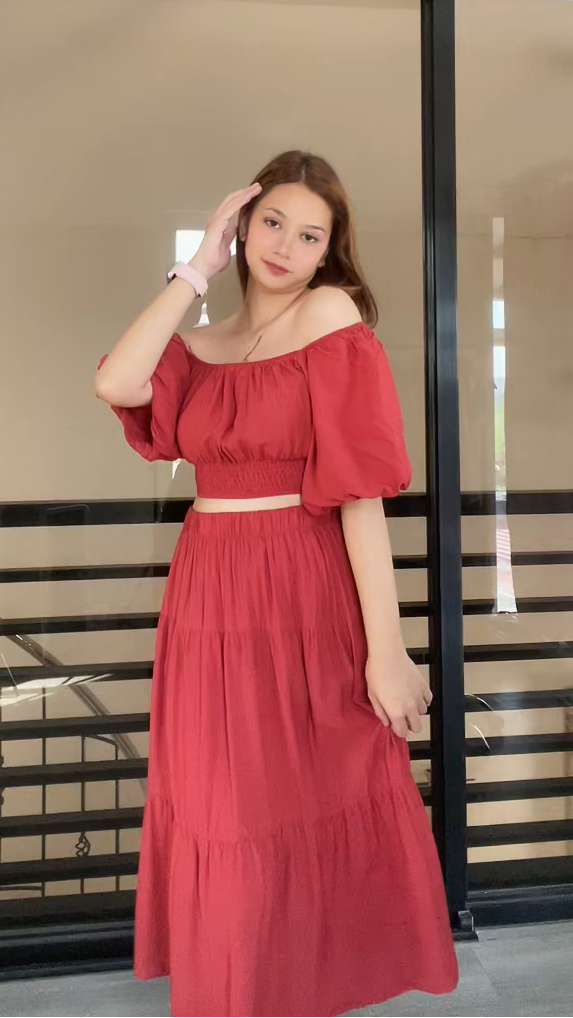 SC78 Set | Off-Shoulder Puff Sleeves Top and Maxi Skirt Set