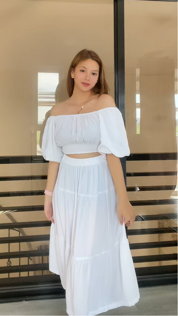 SC78 Set | Off-Shoulder Puff Sleeves Top and Maxi Skirt Set