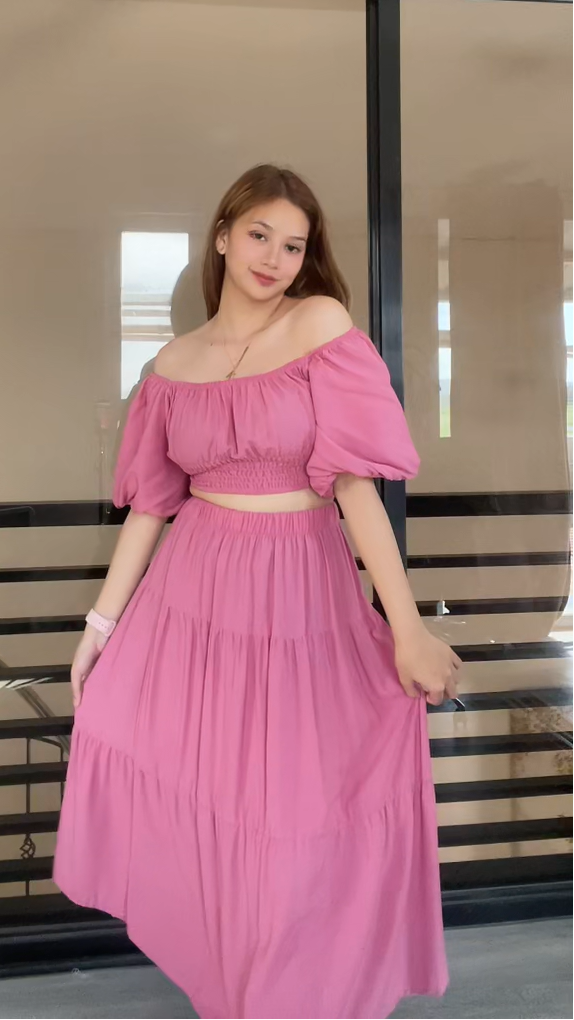 SC78 Set | Off-Shoulder Puff Sleeves Top and Maxi Skirt Set