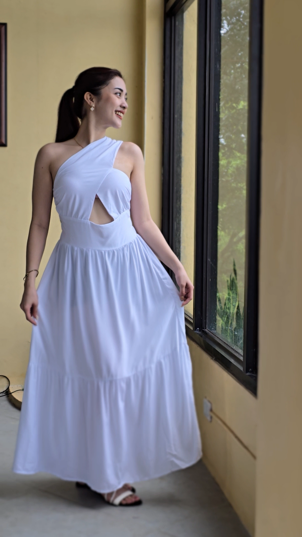 SC125 Dress | One-Shoulder Smocking Linen Maxi Dress