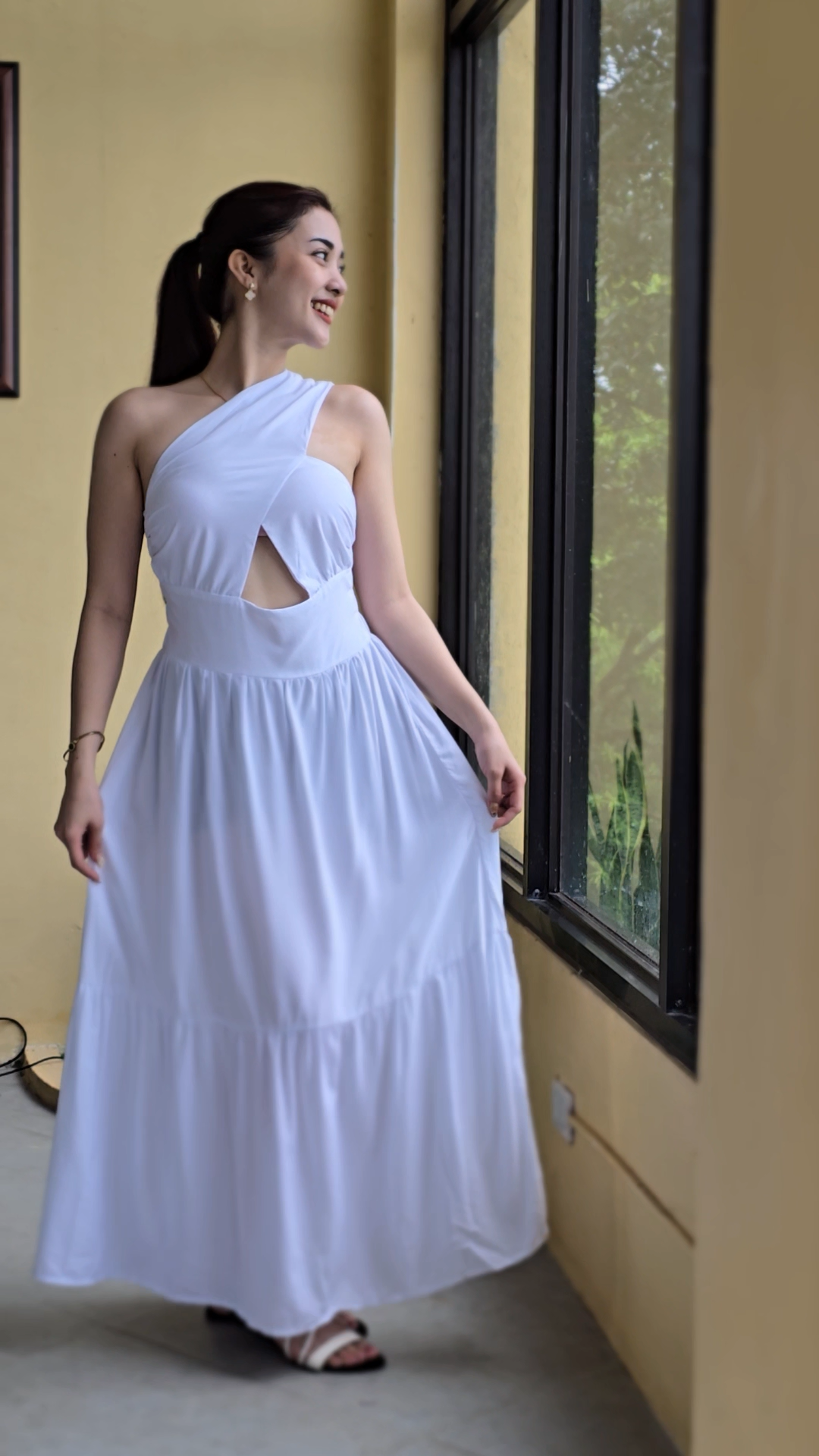 SC125 Dress | One-Shoulder Smocking Linen Maxi Dress