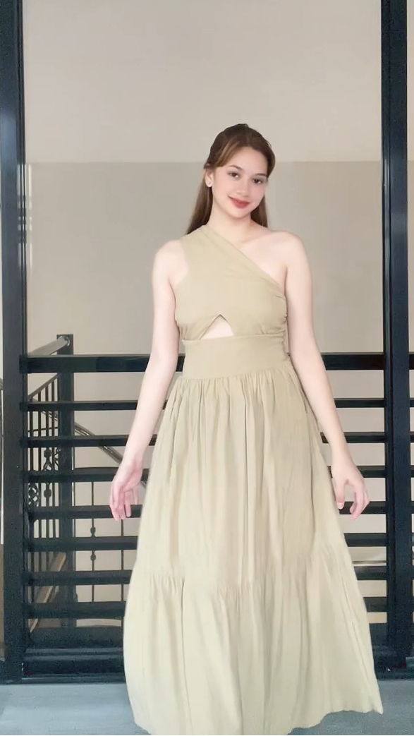 SC125 Dress | One-Shoulder Smocking Linen Maxi Dress