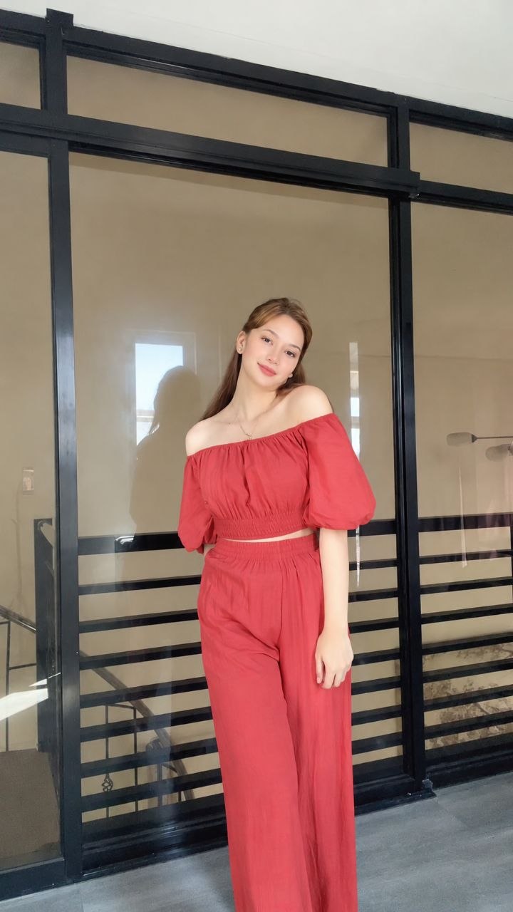SC71 Set | Off-Shoulder Puff Sleeve Top and Wideleg Pants Linen Coordinates Set